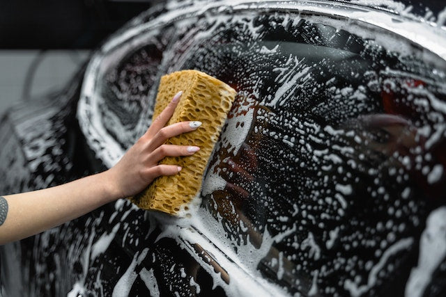 How to Achieve a Luxurious Car Valet at Home with Car Cologne