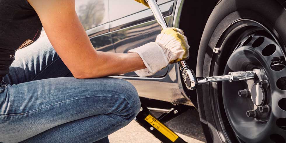 Things you Should Always Have in Your Car (for emergencies)
